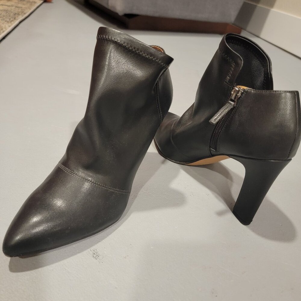 Franco Sarto Black Bootie: Leather, 3.5" Heel, 8.5M Excellent Condition! - Picture 3 of 4